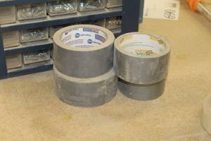 lot 688 image: Lot of (4 Rolls) Duct Tape