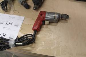 lot 135 image: Milwaukee 6222-1 38 Drill