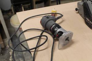 lot 117 image: Porter-Cable PCE6430 Trim Router