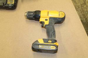 lot 126 image: DeWalt DCD771 12 20V DrillDriver, Battery