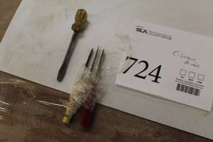 lot 725 image: Lot of (4) Screwdrivers (mixed)