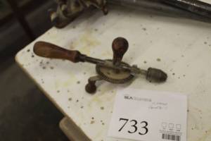 lot 733 image: Vintage Hand Drill