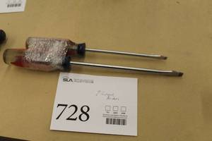 lot 728 image: Lot of (2) Screwdrivers (mixed)