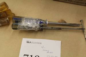 lot 719 image: Lot of (4) Screwdrivers (mixed)