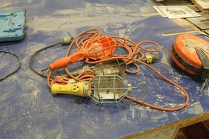 lot 184 image: Lot of (3) Shop Trouble Lights