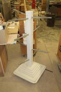 lot 794 image: Rolling Hand-Screw Clamp Tree