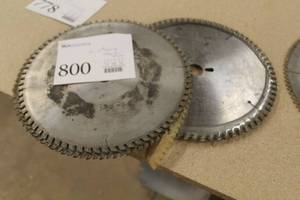 lot 800 image: Lot of (4) 11-34 Table Saw Blades