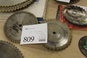 lot 809 image: Lot of (2) 8 Circular Saw Blades
