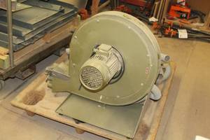 lot 17 image: Seipee 90LA2 3-Phase Air Table Blower