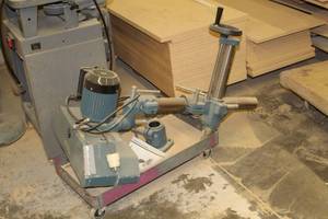 lot 24 image: Jet Equipment & Tools JPl-4-3 4 3-Phase Power Feeder 4-Roller