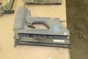 lot 219 image: Senco 25 GA Air NailerStapler