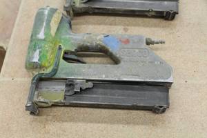 lot 221 image: Senco M1 Air NailerStapler