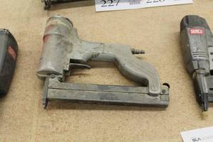 lot 230 image: Senco K Air NailerStapler