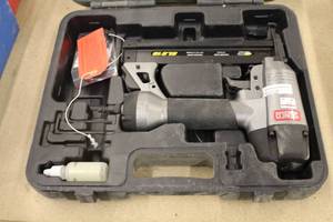 lot 254 image: Senco SLS18 18 GA Air NailerStapler (New In Case )