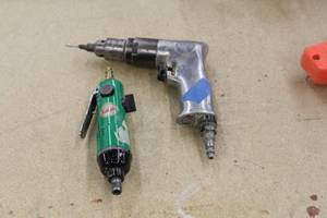 lot 252 image: Air Tools - Grizzly Industrial 14 Hand Driver, Small Drill