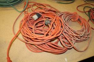 lot 198 image: Lot of (5) Extension Cords