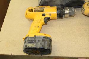 lot 261 image: DeWalt DW954 12 VSR 14.4V Adjustable Clutch DrillDriver, Battery