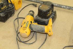 lot 265 image: DeWalt DW991 38 VSR 14.4V Adjustable Clutch DrillDriver, Battery, Charger