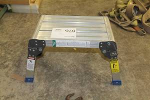 lot 876 image: HaulMaster Aluminum Working Platform