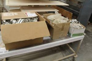 lot 835 image: Lot of  Paint Cans w Lids