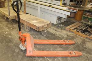 lot 845 image: Northern Industrial Tools 2500-lbs Pallet Truck