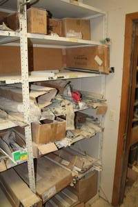 lot 656 image: Metal Shelving Unit 6-shelf