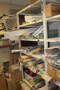 lot 658 image: Metal Shelving Unit 6-shelf