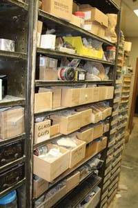 lot 662 image: Metal Shelving Unit
