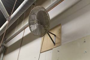lot 285 image: Wall Mount Shop Fan