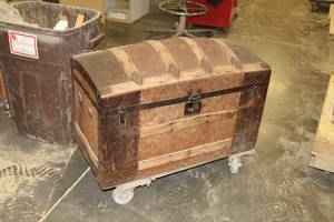 lot 279 image: Vintage Trunk