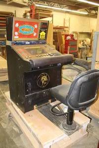 lot 277 image: 1994 International Game Technology Bonus Poker IGD65C9 Slot Machine, Seat