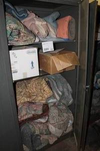 lot 889 image: Lot of  Moving Blankets