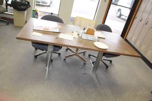 lot 976 image: 6 Conference Table