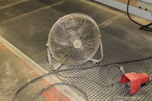 lot 309 image: Industrial Floor Fan