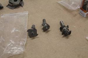 lot 359 image: Lot of (3) Misc. Router Bits