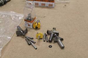 lot 374 image: Lot of  Misc. Router Bits