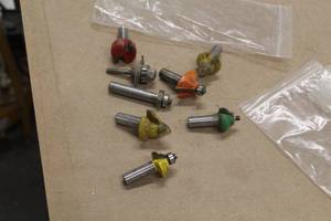 lot 372 image: Lot of (8) Misc. Router Bits