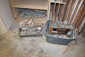 lot 424 image: Assorted Electrical Parts