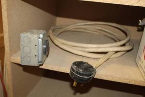 lot 426 image: 16 Heavy Duty Power Cord