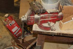 lot 437 image: Craftsman 5-12 Bench Vise