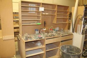 lot 421 image: Workstation