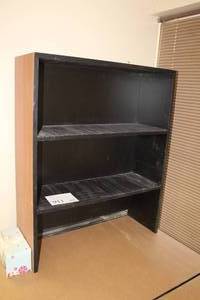 lot 911 image: Laminate Cover Book Case