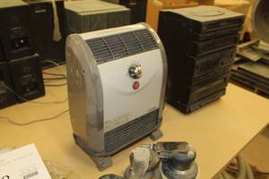 lot 562 image: Lasko Space Heater