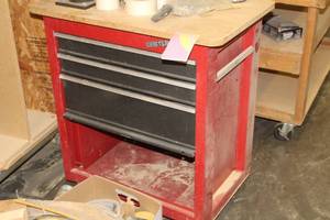 lot 591 image: Craftsman Rolling Tool Chest Workstation