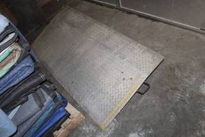 lot 47 image: Dock Plate