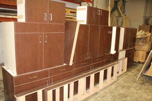 lot 1007 image: Office Cabinets
