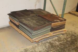 lot 1008 image: Lot of (1 Pallet) 24x24 Carpet Squares