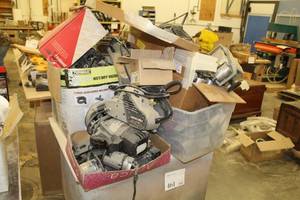 lot 273 image: Misc. Tools and Parts (For Scrap or Parts Only)
