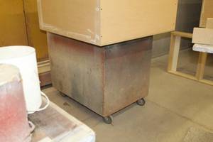 lot 547 image: Rolling Wooden Box