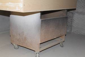 lot 545 image: Rolling Wooden Box